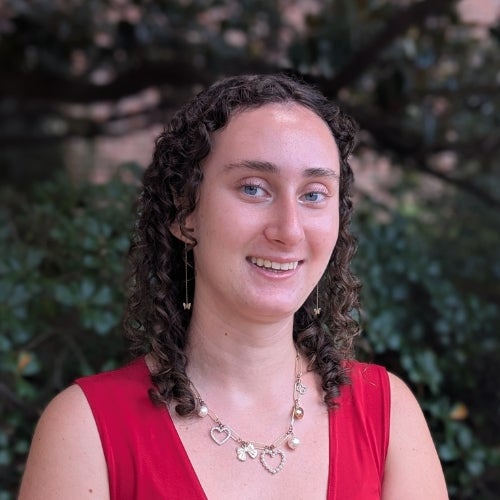 headshot of Lizzy Peterson